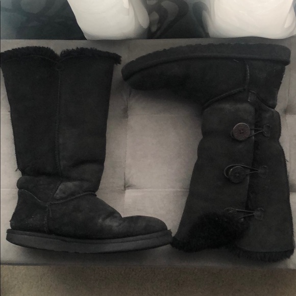 Classic UGG Bailey Boots with Buttons - Picture 2 of 4